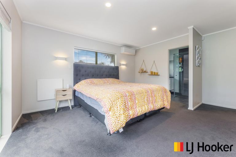 Photo of property in 62 Tington Avenue, Wattle Downs, Auckland, 2103