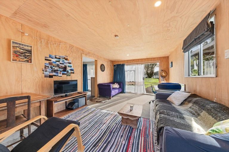 Photo of property in 15 Curtis Street, Okato, 4335