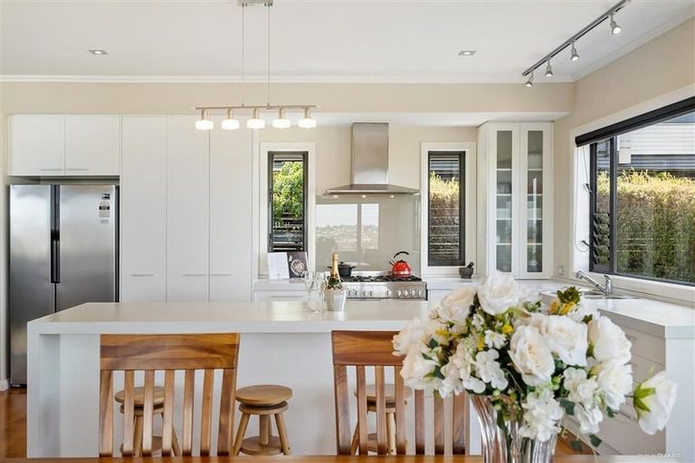 Photo of property in 21 Bayview Park Lane, Orewa, 0931