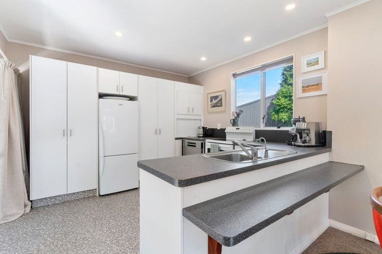 Photo of property in 70 Park Road, Carterton, 5713