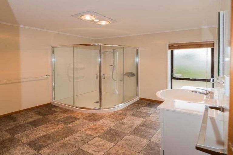 Photo of property in 1/51 Nigel Road, Browns Bay, Auckland, 0630