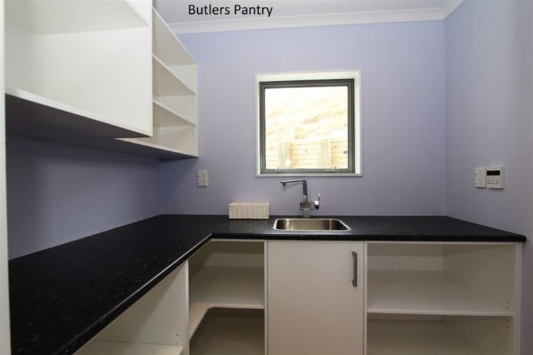 Photo of property in 5 Prestwich Rise, Churton Park, Wellington, 6037