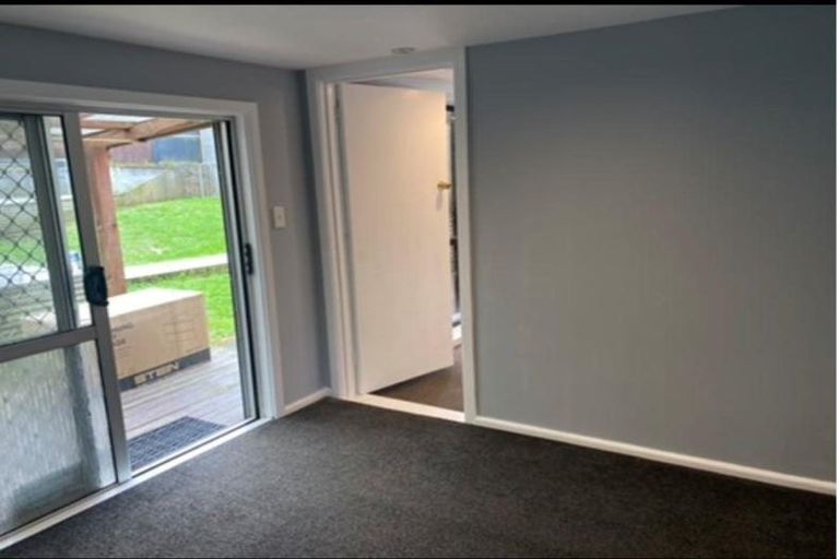 Photo of property in 53 Victory Crescent, Tawa, Wellington, 5028