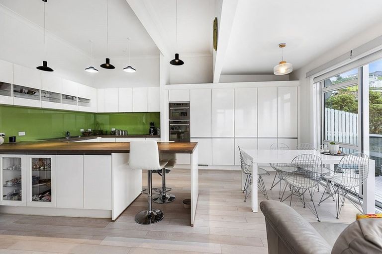 Photo of property in 8 Pari Tai Way, Houghton Bay, Wellington, 6023