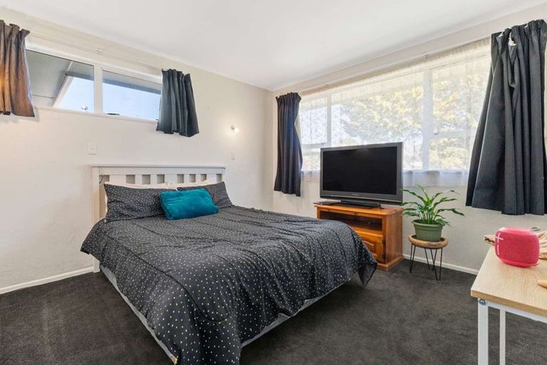 Photo of property in 25 Brookland Road, Western Heights, Rotorua, 3015