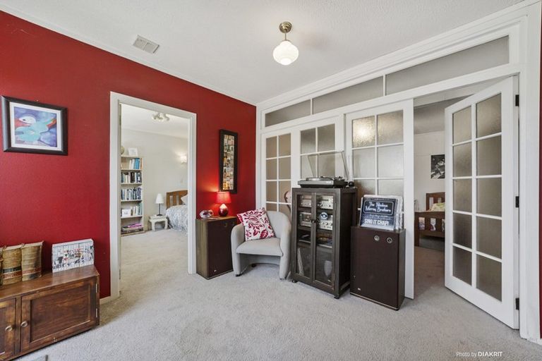 Photo of property in 12 Williamson Way, Karori, Wellington, 6012