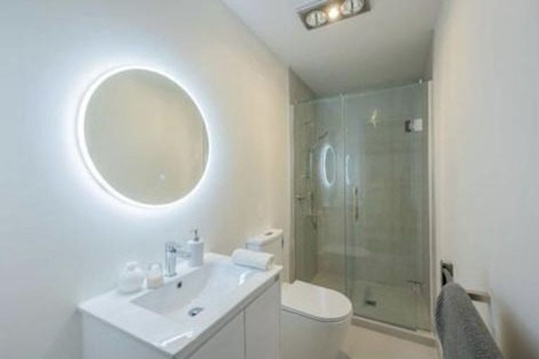 Photo of property in 8d Jupiter Street, Rosehill, Papakura, 2113