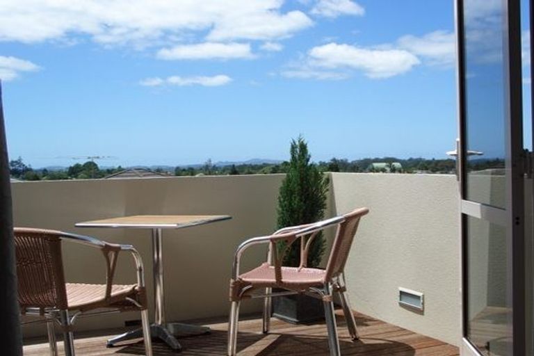 Photo of property in 16 Ranui Avenue, Kerikeri, 0230