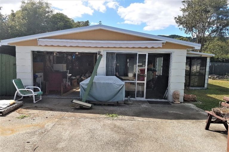 Photo of property in 53 Honi Taipua Street, Manakau, Levin, 5573