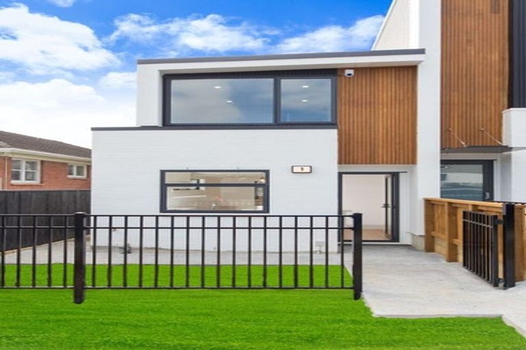 Photo of property in 6 Mokopiko Court, Beach Haven, Auckland, 0626