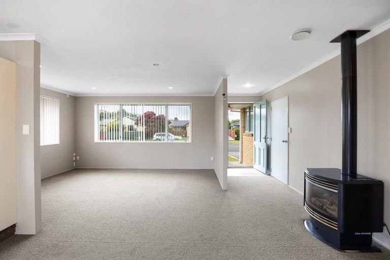 Photo of property in 8a Lloyd Drive, Nawton, Hamilton, 3200