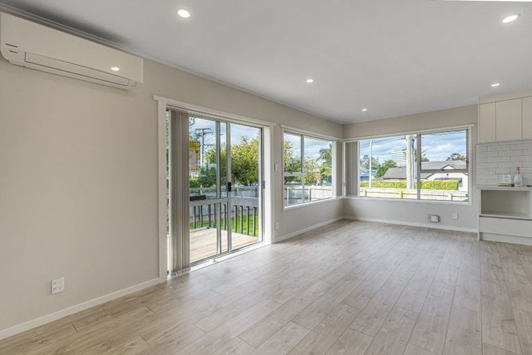 Photo of property in 1/27 Nile Road, Milford, Auckland, 0620