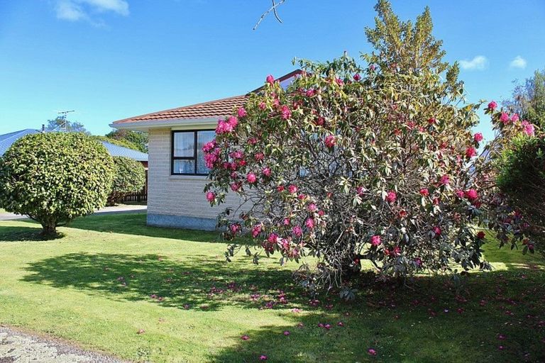 Photo of property in 5 Renata Road, Otaki, 5512