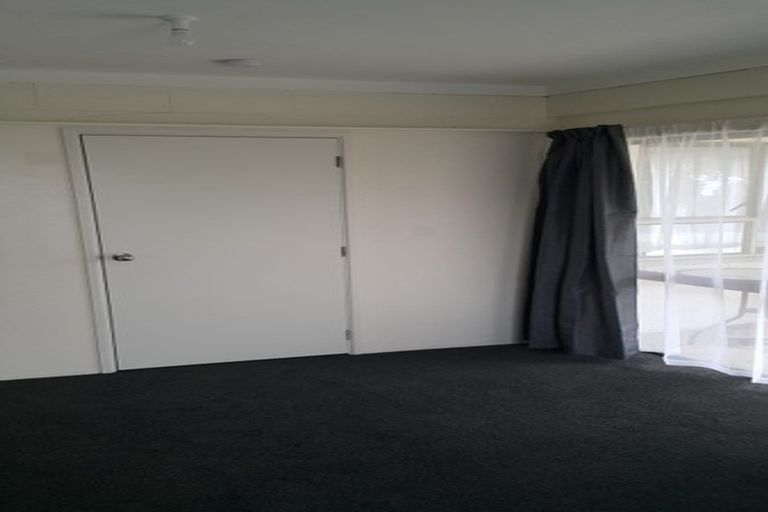 Photo of property in 14 Tatyana Place, Massey, Auckland, 0614