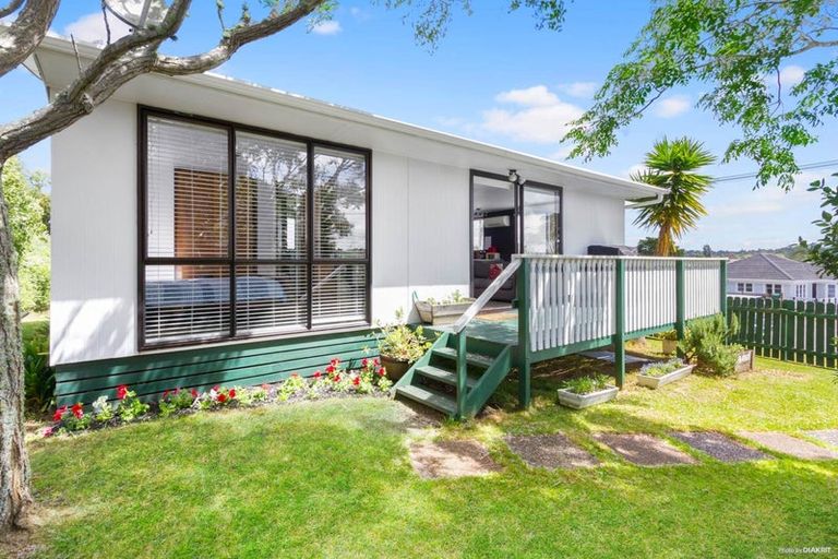 Photo of property in 29 Abbotleigh Avenue, Te Atatu Peninsula, Auckland, 0610