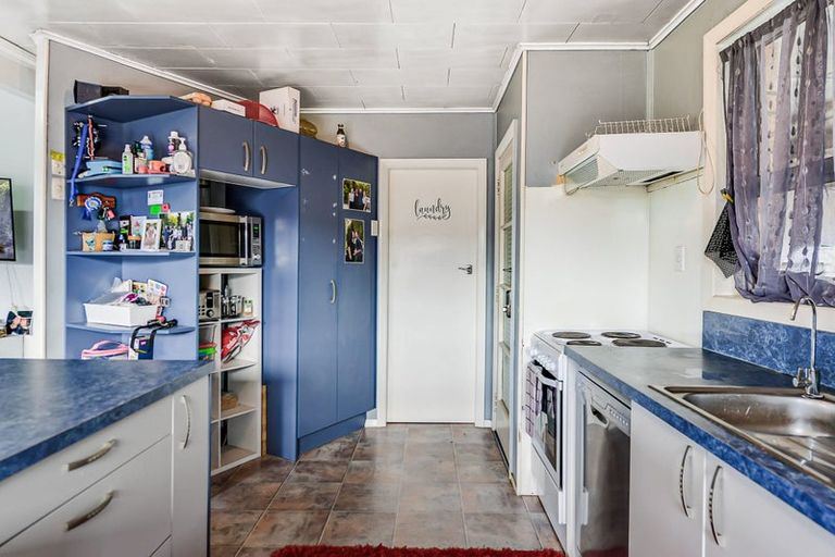 Photo of property in 299 Shakespeare Street, Leamington, Cambridge, 3432