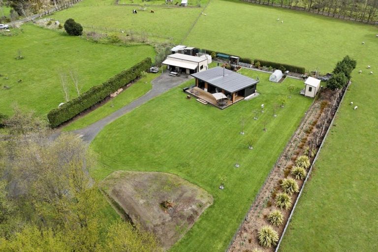 Photo of property in 193 Rowes Road, Hunterville, 4785