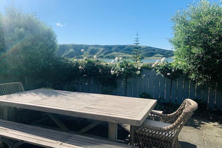 Photo of property in 4a Whitianga View, Paremata, Porirua, 5024