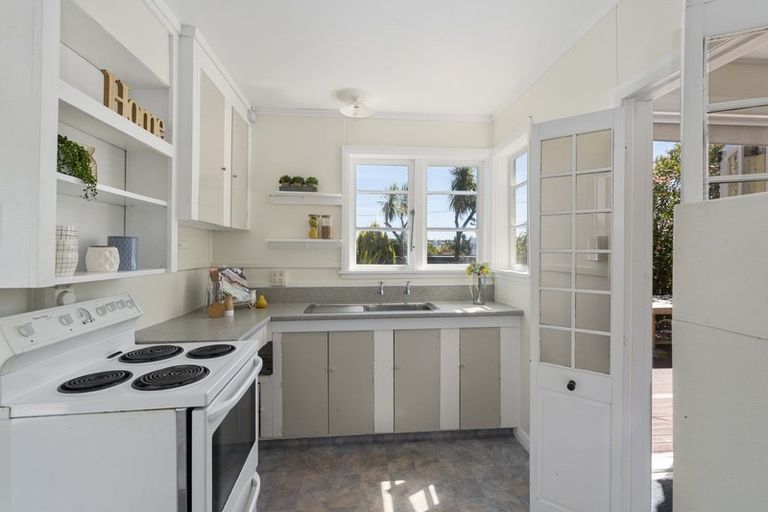 Photo of property in 2 Chaffey Street, Foxton Beach, Foxton, 4815