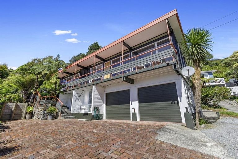 Photo of property in 12 Willcox Grove, Naenae, Lower Hutt, 5011