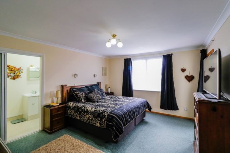 Photo of property in 32 East Road, Shannon, 4821