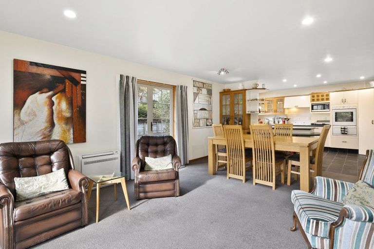 Photo of property in 16 Ribbonwood Close, Normanby, Dunedin, 9010