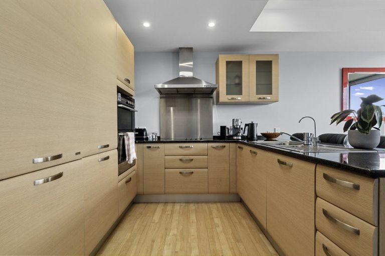 Photo of property in Customhouse Apartments, 314j Maunganui Road, Mount Maunganui, 3116