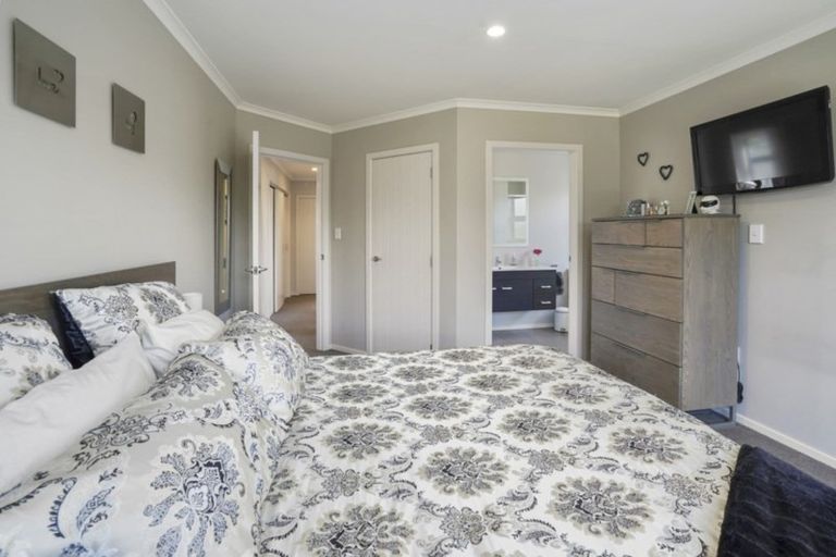 Photo of property in 59 Rosalie Terrace, Kelvin Grove, Palmerston North, 4414
