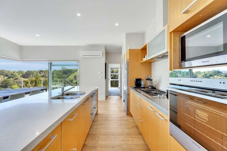 Photo of property in 21 Centennial Drive, Whitianga, 3510