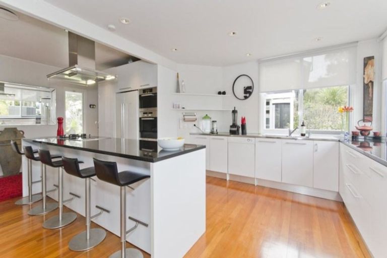 Photo of property in 4/39 Shakespeare Road, Milford, Auckland, 0620
