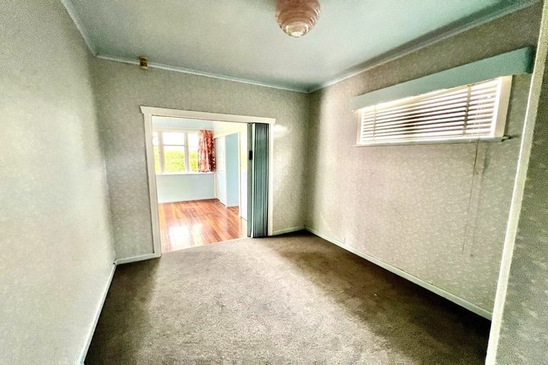 Photo of property in 16 Sale Street, Cockle Bay, Auckland, 2014