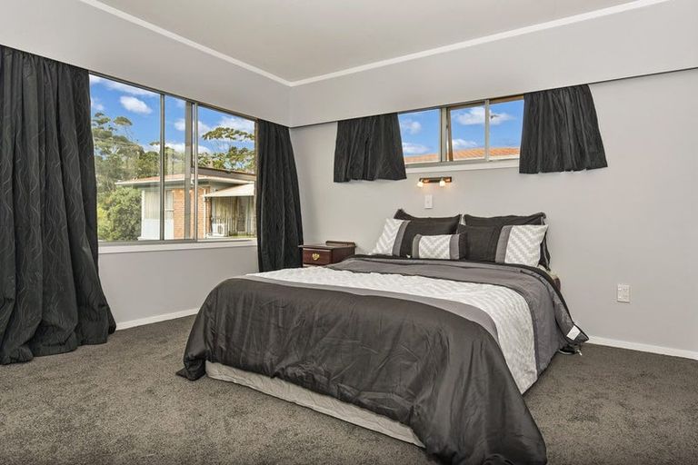 Photo of property in 2/240 Forrest Hill Road, Forrest Hill, Auckland, 0620