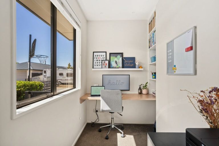 Photo of property in 12 Warbler Lane, Albert Town, Wanaka, 9305