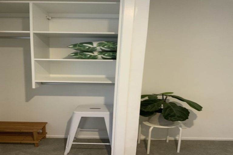 Photo of property in 1/18 Penning Road, Castor Bay, Auckland, 0620