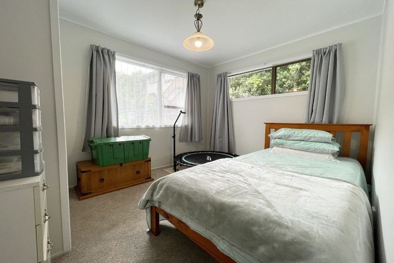 Photo of property in 1/3 Leith Way, Rothesay Bay, Auckland, 0630