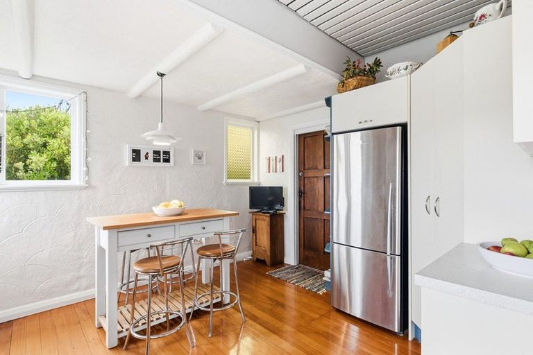 Photo of property in 51 Kinghorne Street, Strathmore Park, Wellington, 6022