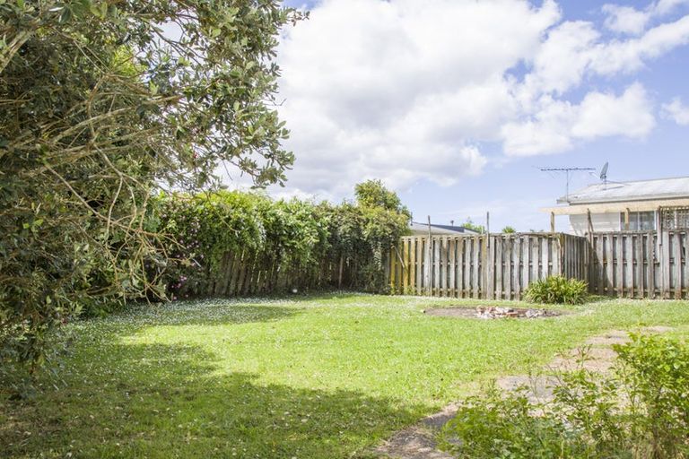 Photo of property in 1/260 Birkdale Road, Birkdale, Auckland, 0626