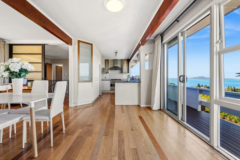 Photo of property in 13 Carlisle Road, Torbay, Auckland, 0630