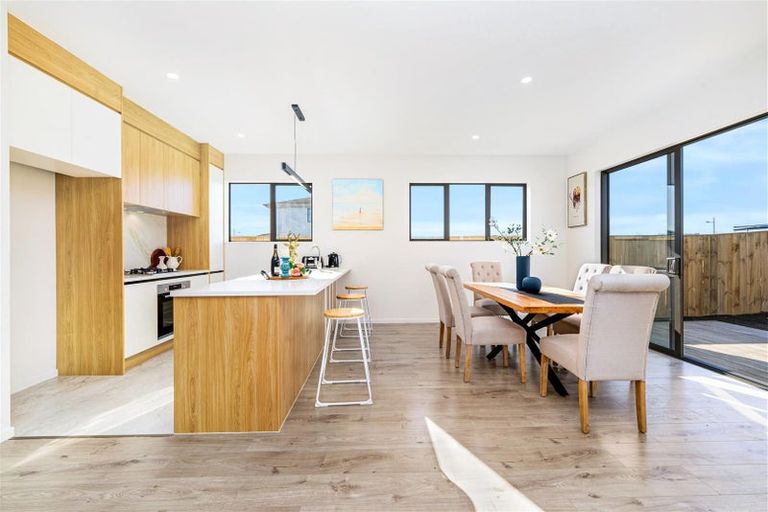 Photo of property in 19 Woven Place, Karaka, Papakura, 2113