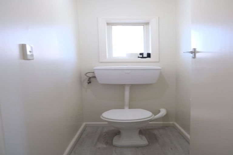 Photo of property in 12 Geelong Place, Burnside, Christchurch, 8053