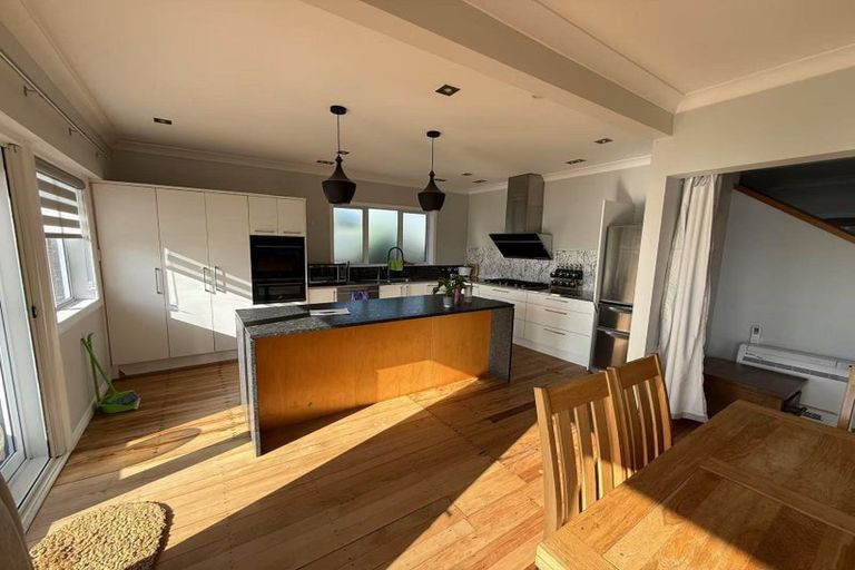 Photo of property in 71 Sylvan Avenue, Northcote, Auckland, 0627