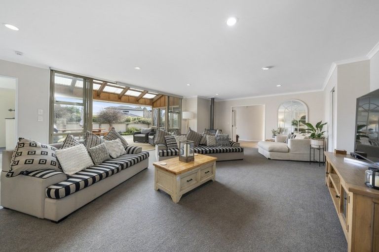 Photo of property in 218 Mazengarb Road, Paraparaumu, 5032