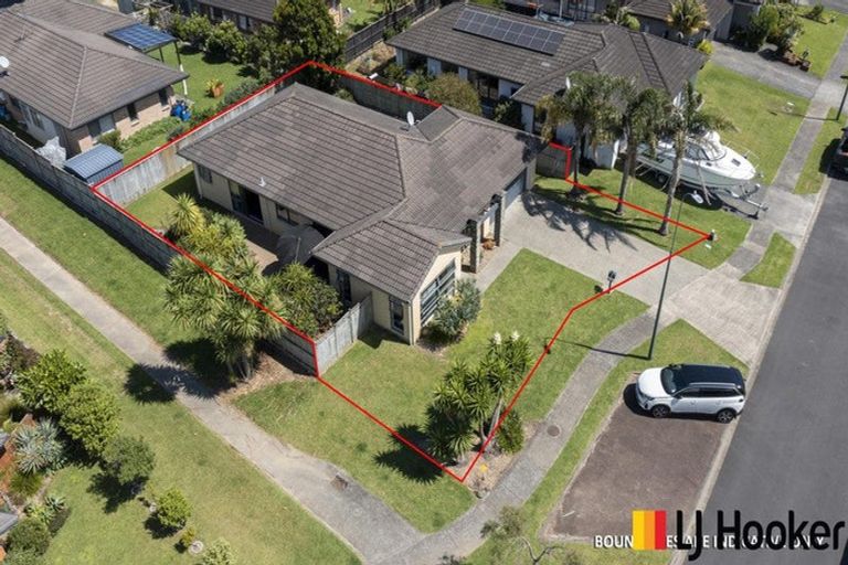 Photo of property in 29 Girvan Terrace, Wattle Downs, Auckland, 2103