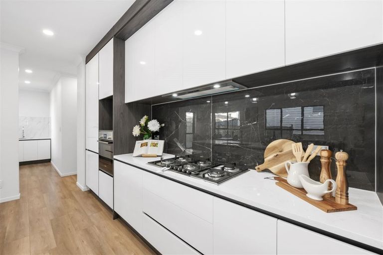 Photo of property in 8 Aklander Rise, Flat Bush, Auckland, 2019