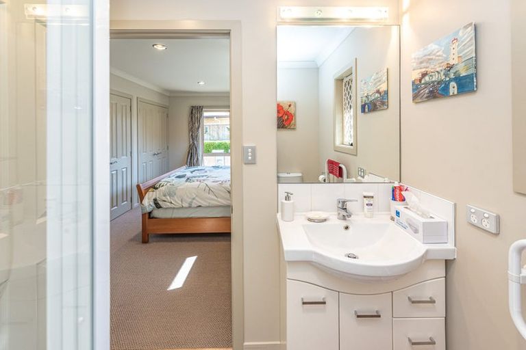 Photo of property in 16 Gilligan Close, College Estate, Whanganui, 4500