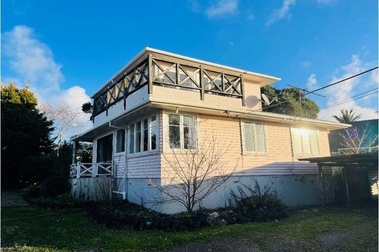 Photo of property in 572 Beach Road, Rothesay Bay, Auckland, 0630