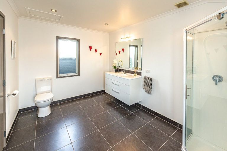 Photo of property in 8 Akepiro Place, Tawhero, Whanganui, 4501