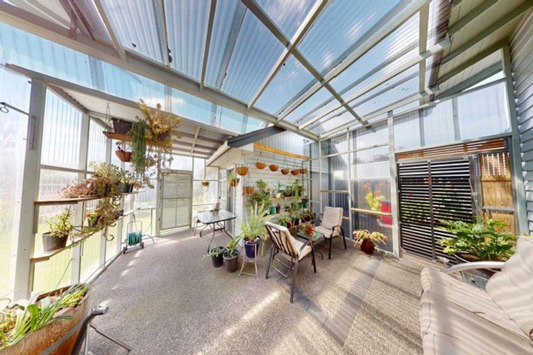 Photo of property in 16 Nikau Street, Takaro, Palmerston North, 4410