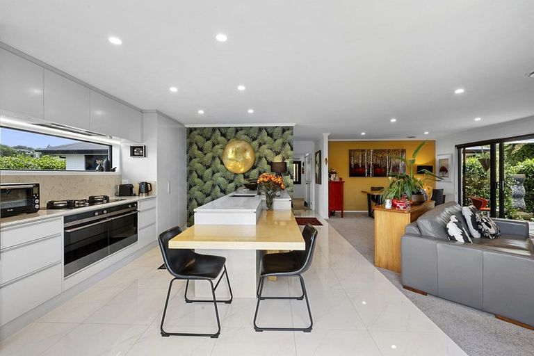 Photo of property in 3 Aderman Place, Hurworth, New Plymouth, 4310