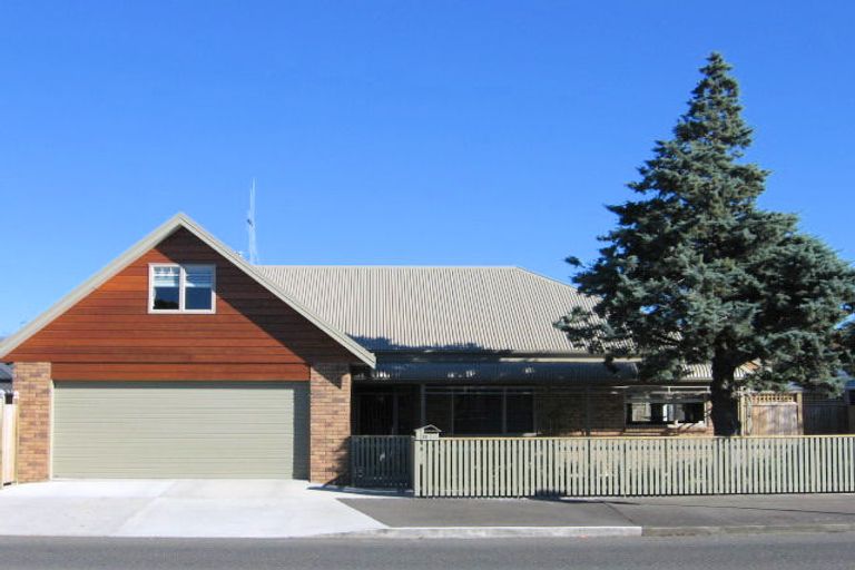 Photo of property in 32 Ward Street, Palmerston North, 4410